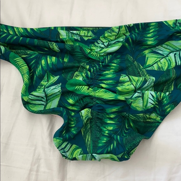 Swim bottoms - Picture 2 of 3